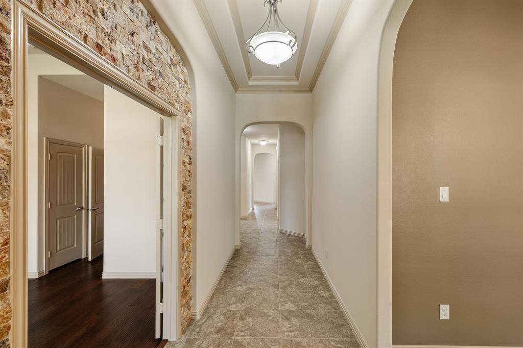 2234 Fallbrooke Drive, Grand Prairie, TX 75050