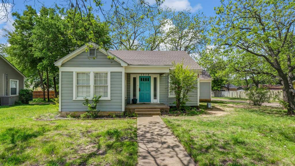 1715 N Oak Avenue, Mineral Wells, TX 76067