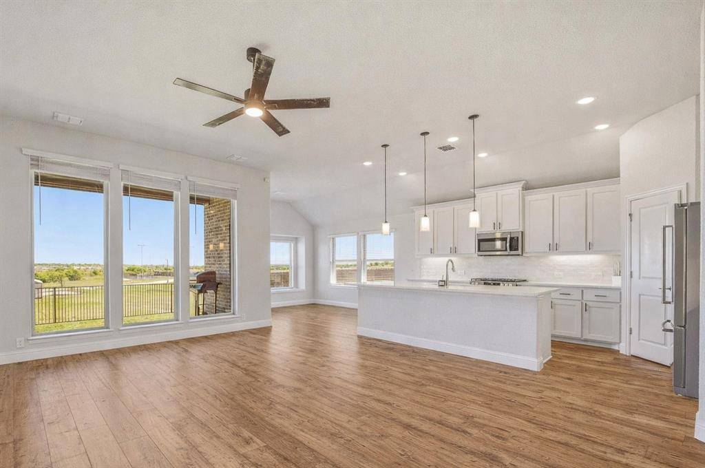 800 Jaguar Ridge, Godley, TX 76044