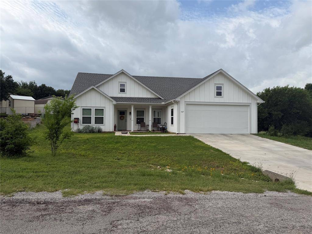 527 Siesta Court, Granbury, TX 76048