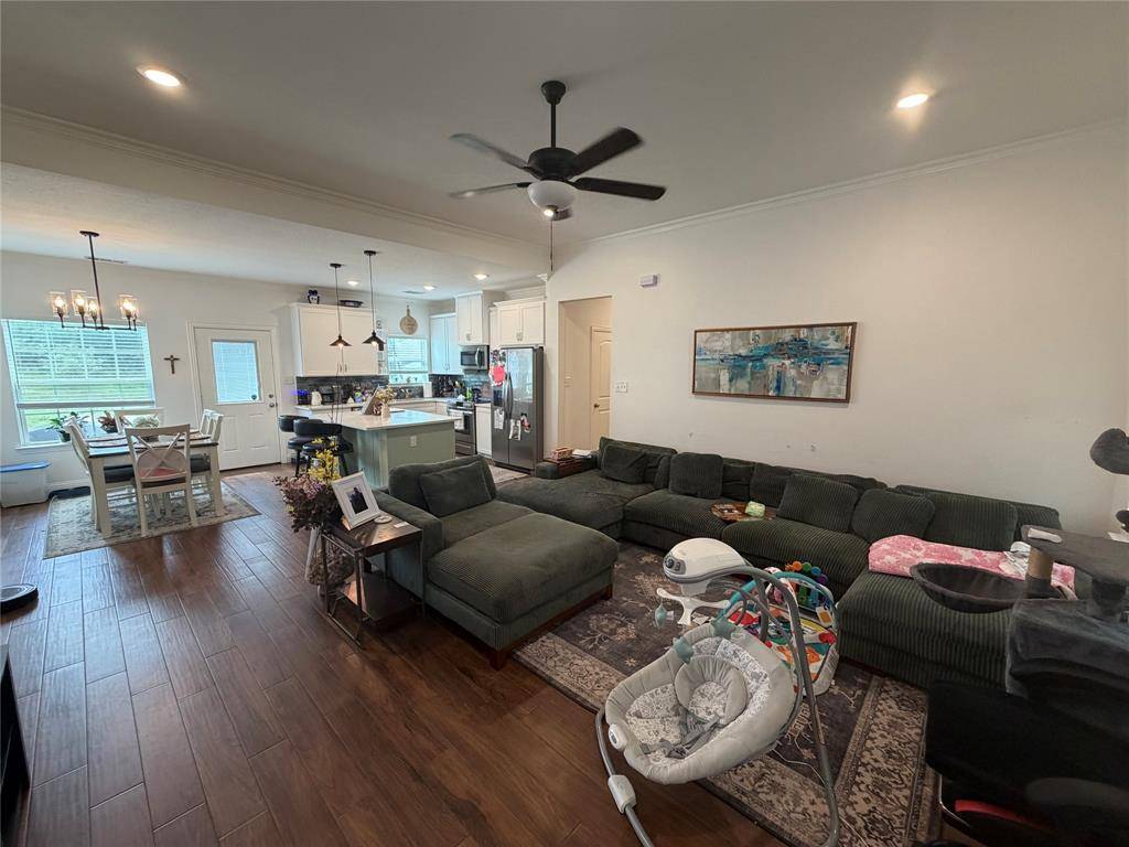 527 Siesta Court, Granbury, TX 76048