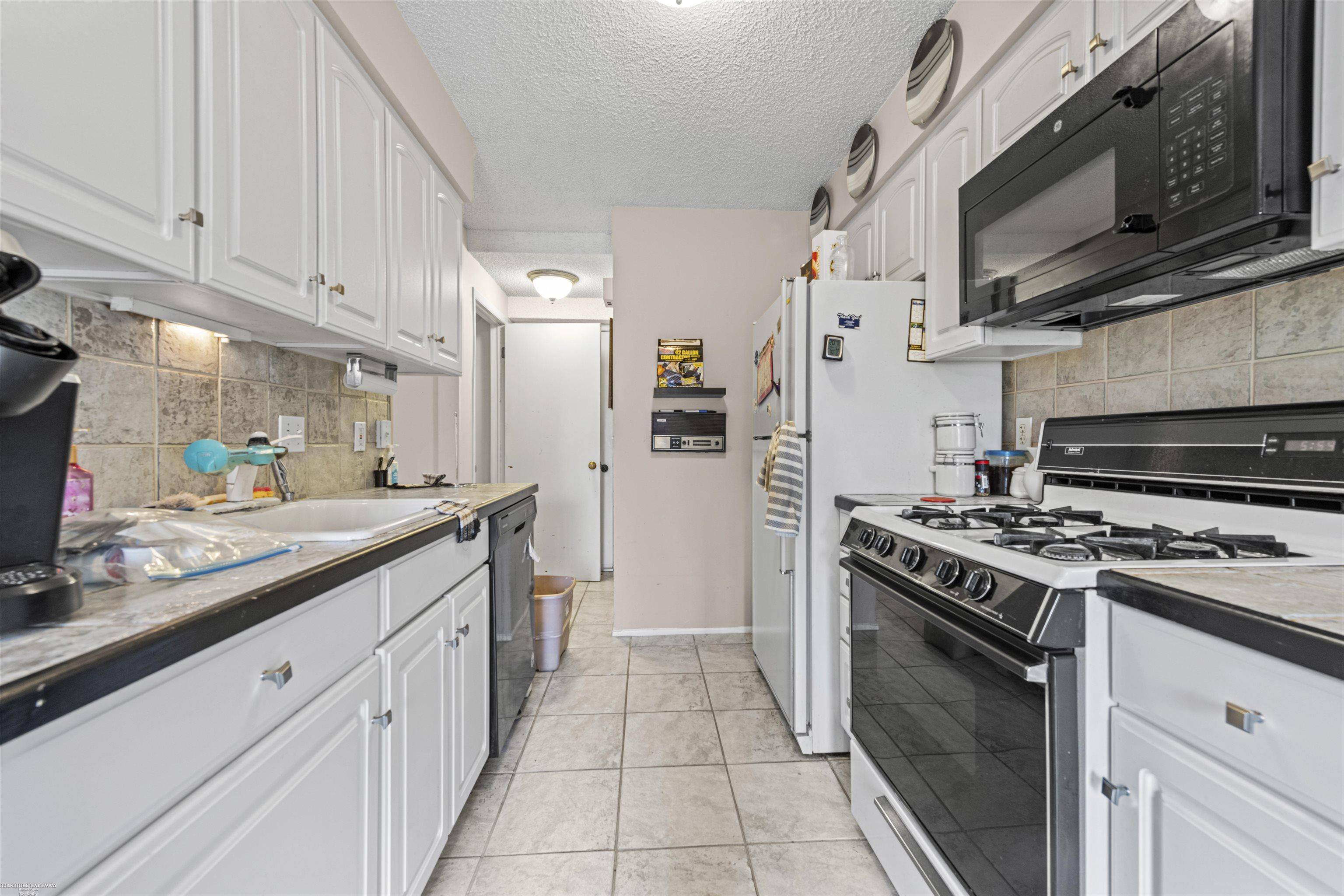 24704 Meadow LN, Harrison Twp, MI 48045