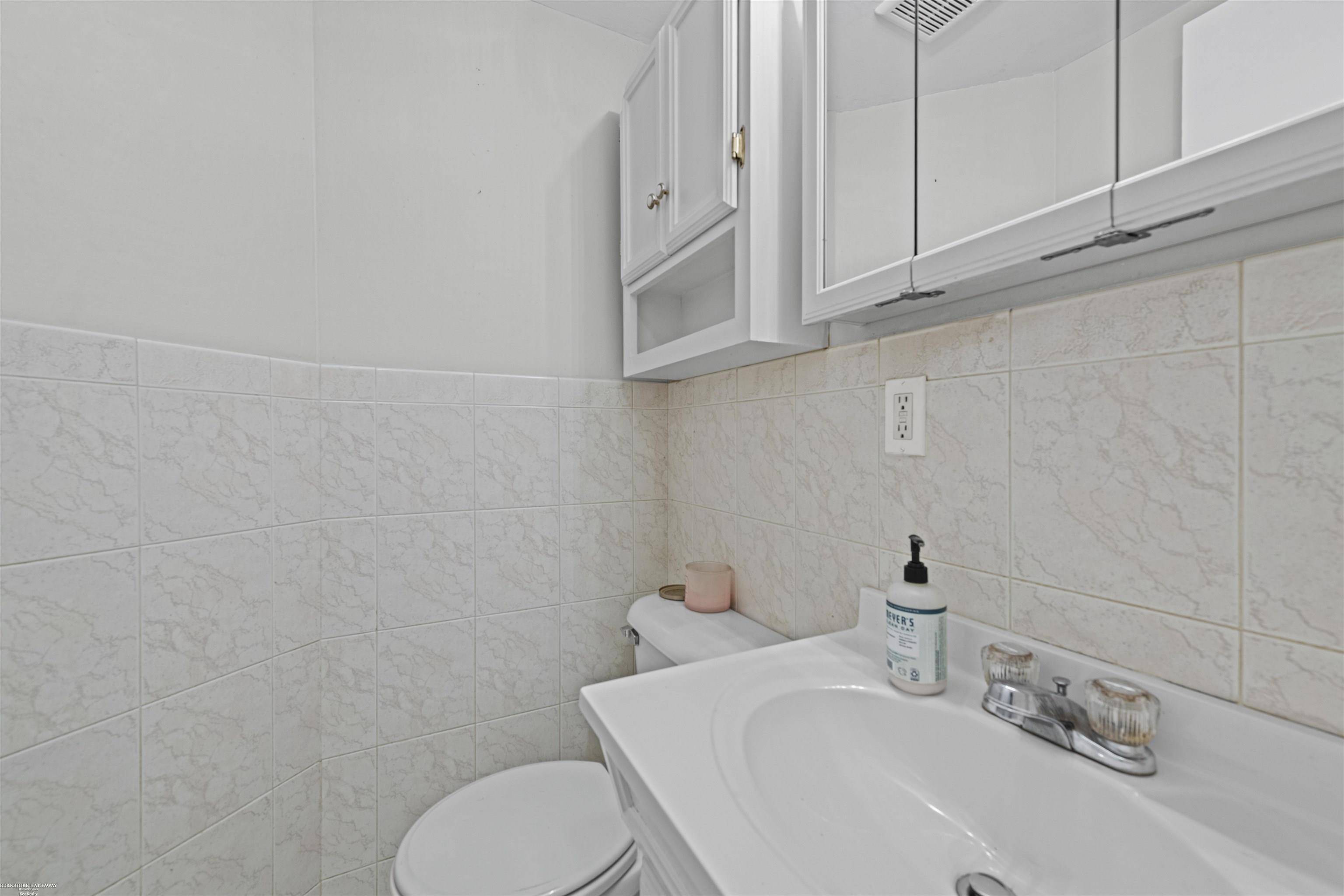 24704 Meadow LN, Harrison Twp, MI 48045