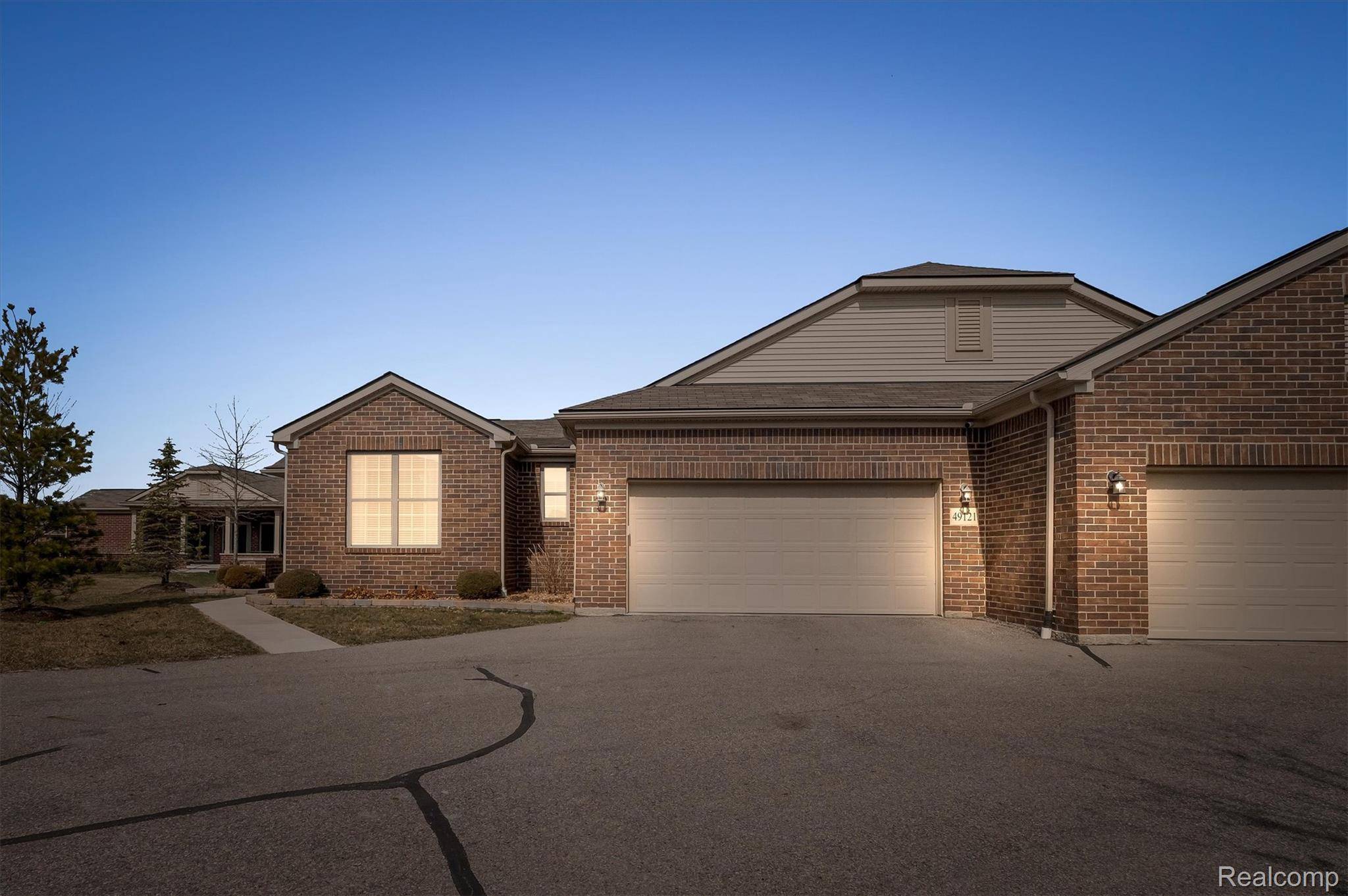 49121 Garrett CT, Macomb Township, MI 48042