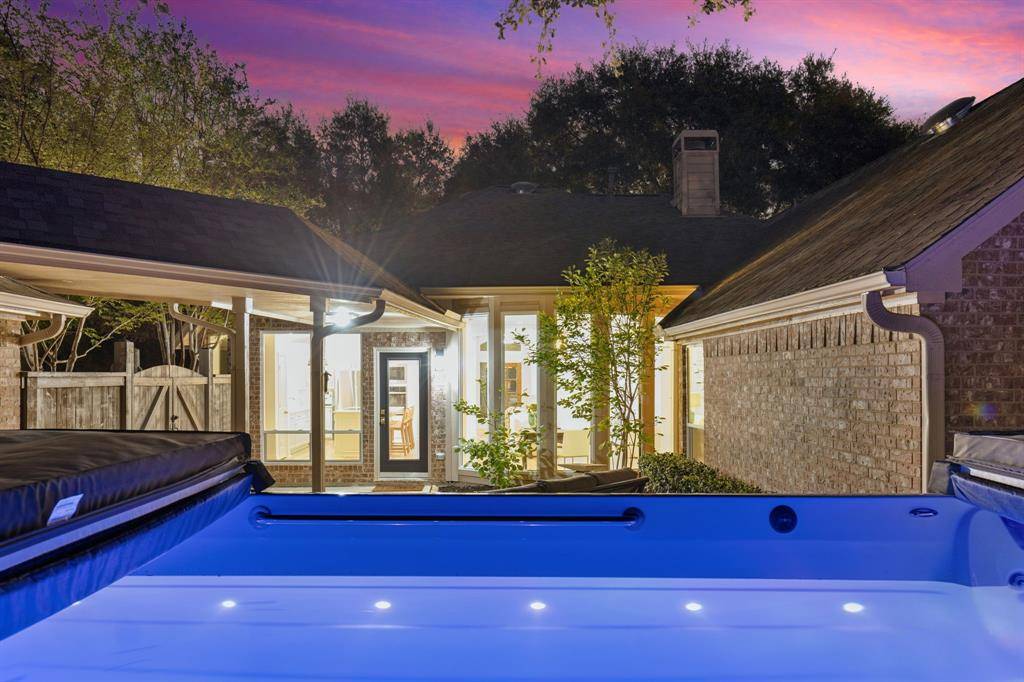 936 MIDLAND CREEK Drive, Southlake, TX 76092