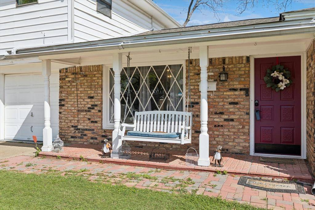 5705 Diamond Oaks Drive N, Haltom City, TX 76117