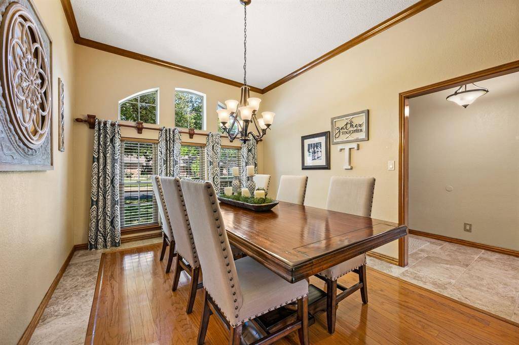 517 Highland Park Drive, Hurst, TX 76054