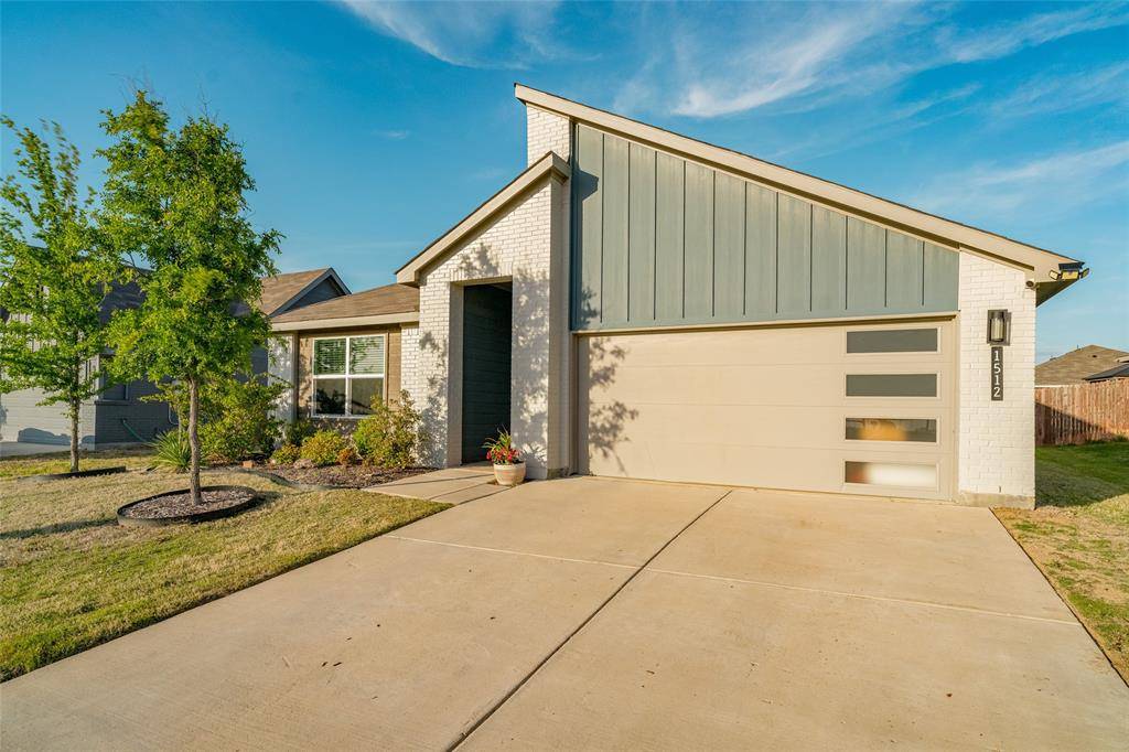 1512 Battery Park Drive, Alvarado, TX 76009