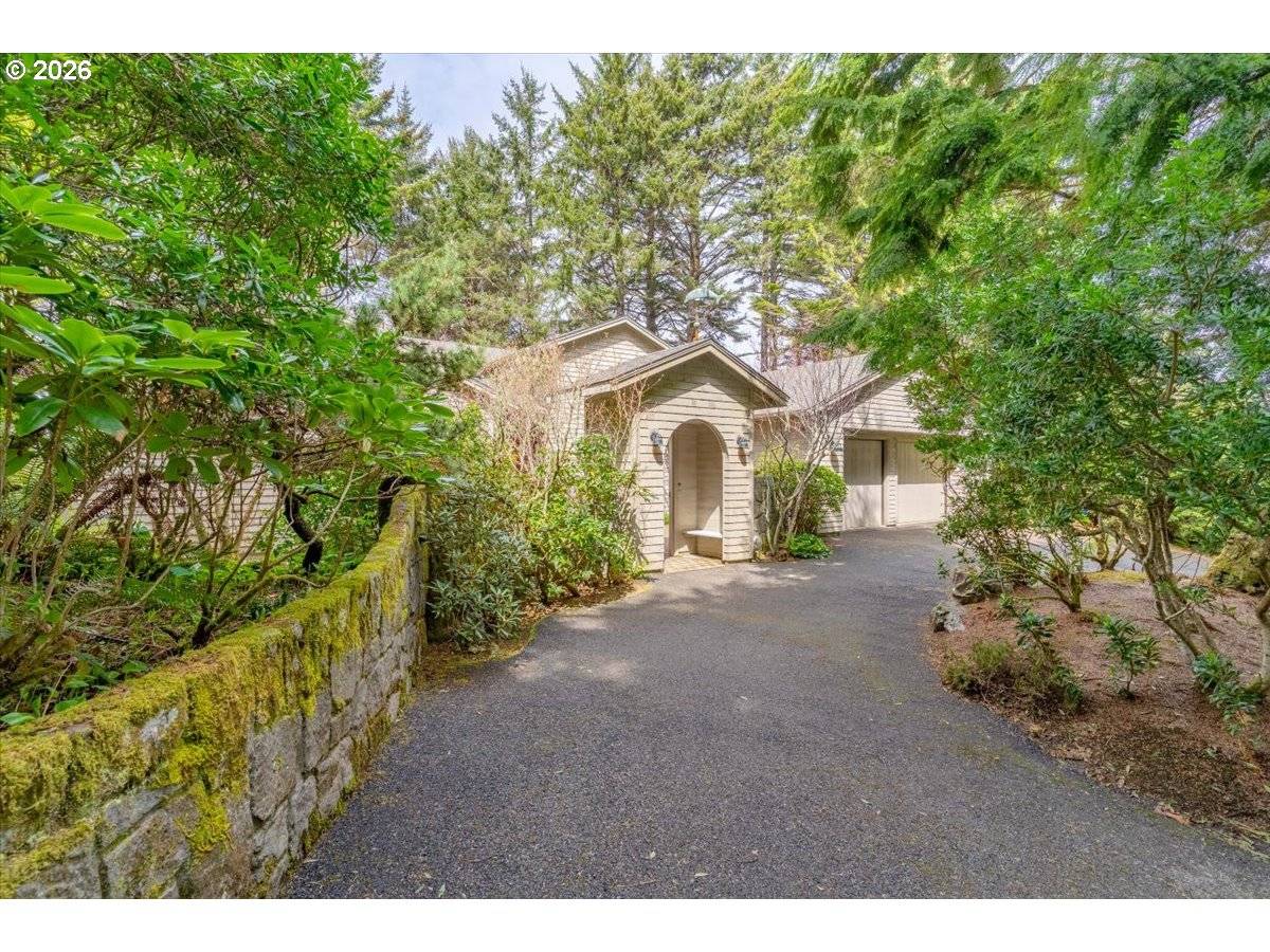 108 RIDGE CREST RD, Gleneden Beach, OR 97388