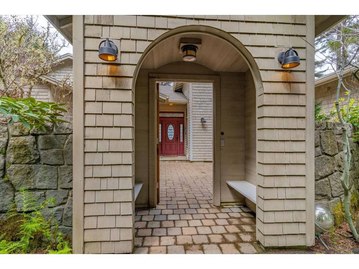 108 RIDGE CREST RD, Gleneden Beach, OR 97388