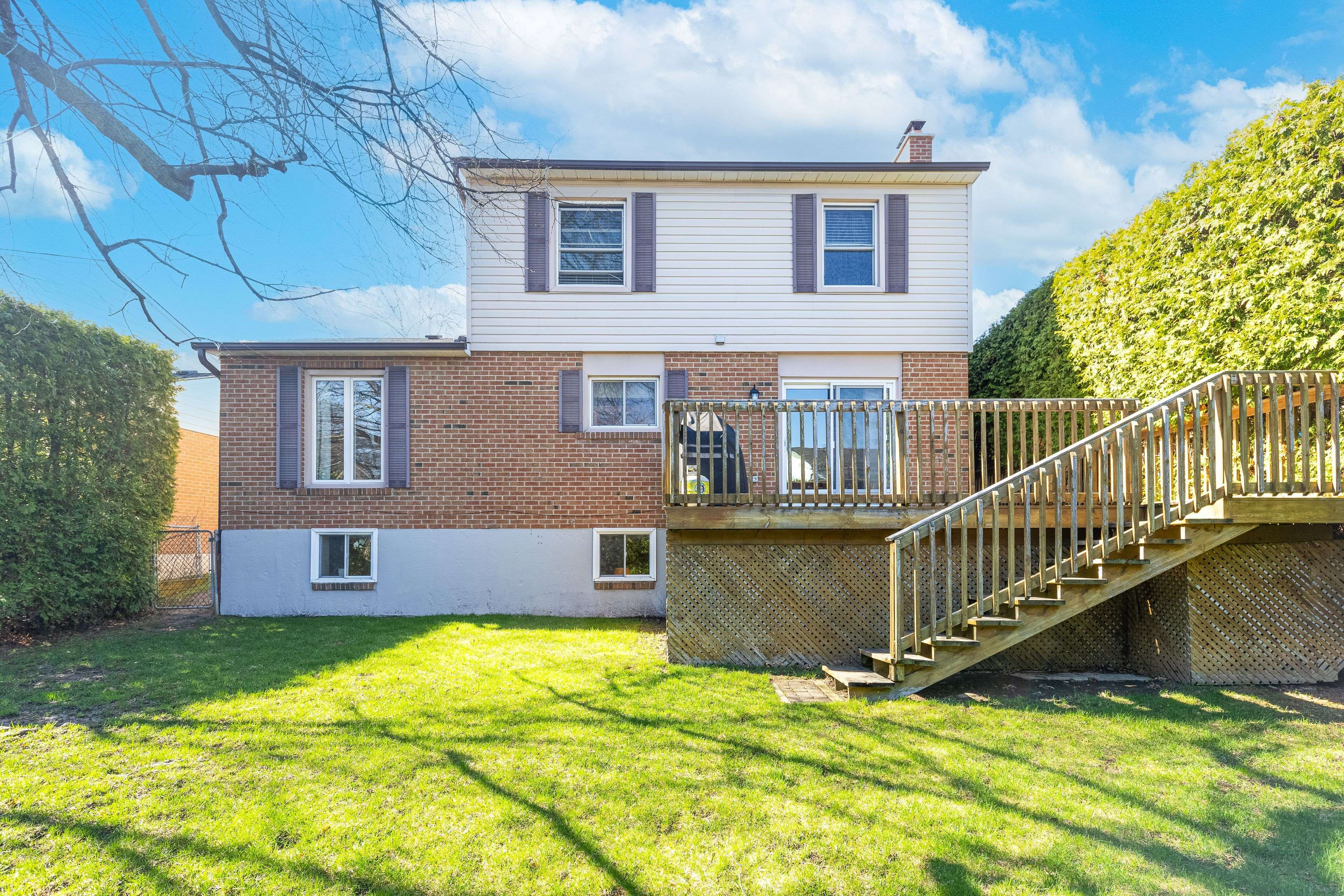 53 Teresa DR, Whitby, ON L1N 6H9