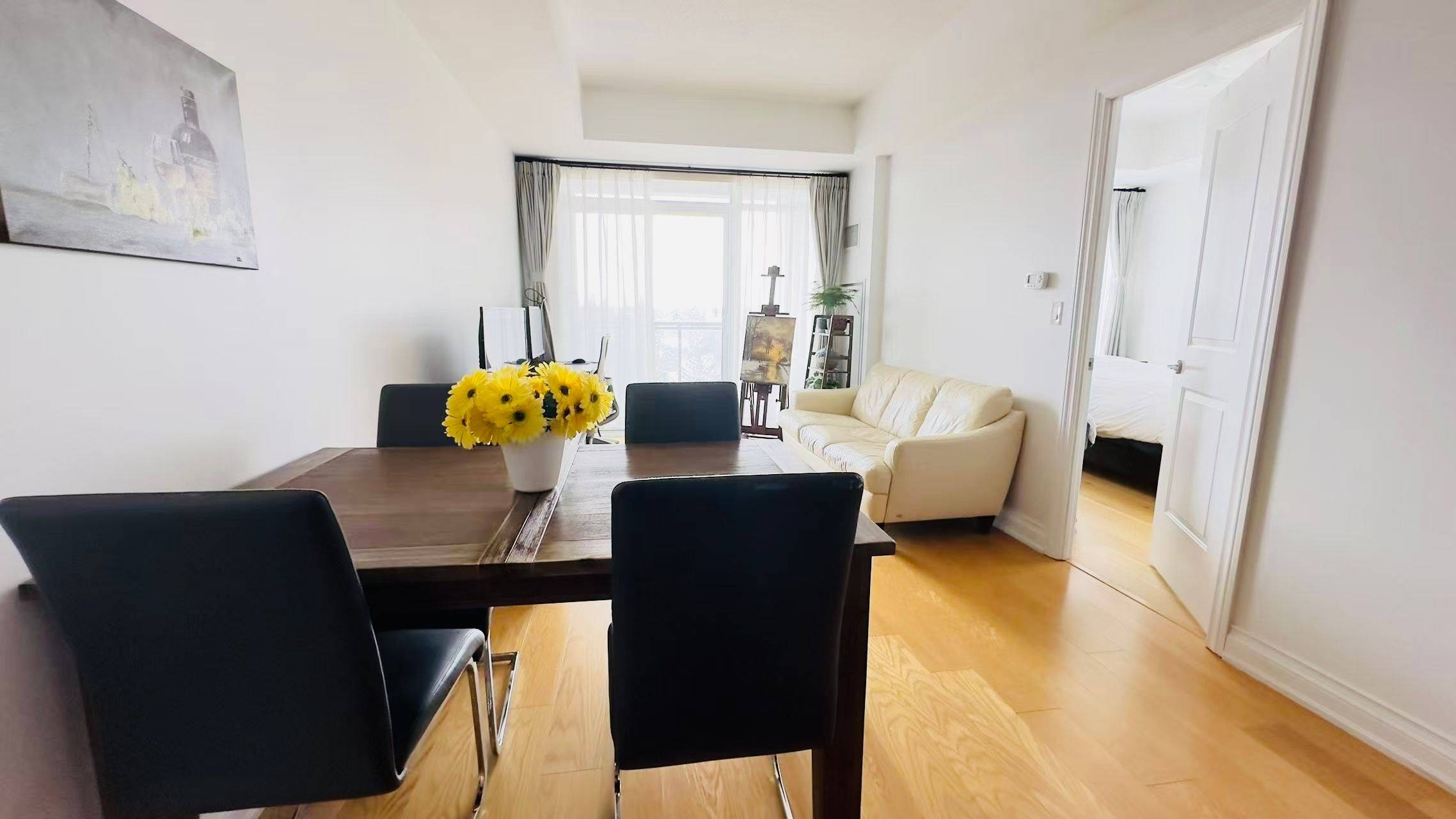 68 Main ST N #501, Markham, ON L3P 0N5