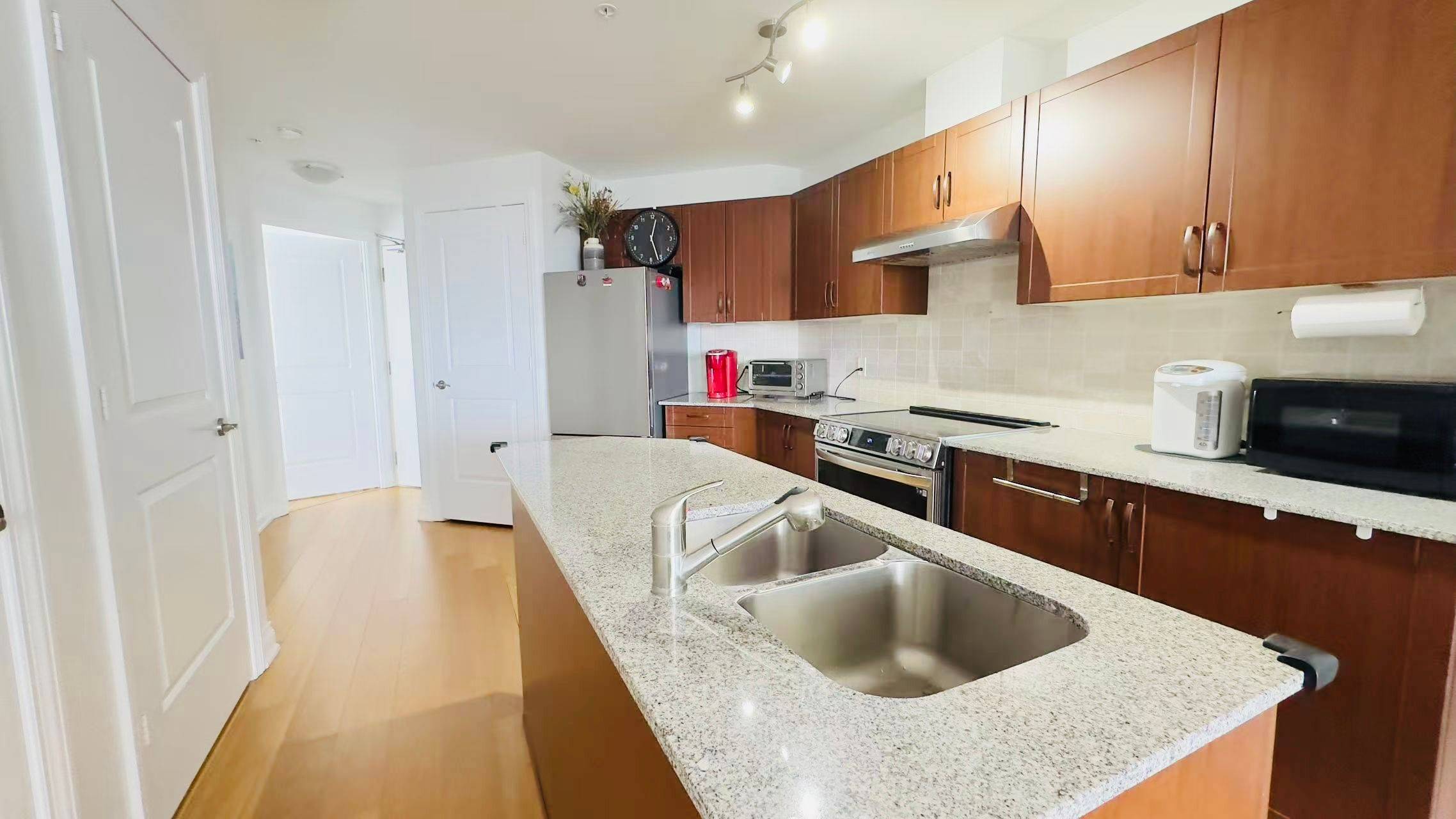 68 Main ST N #501, Markham, ON L3P 0N5