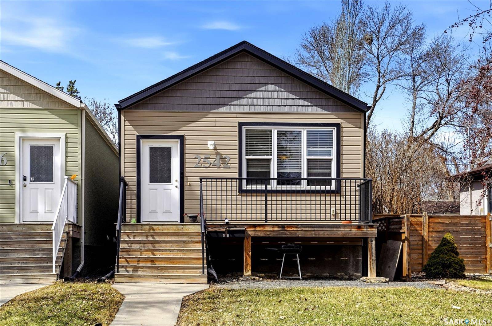 2542 McDonald STREET, Regina, SK S4N 2Z5