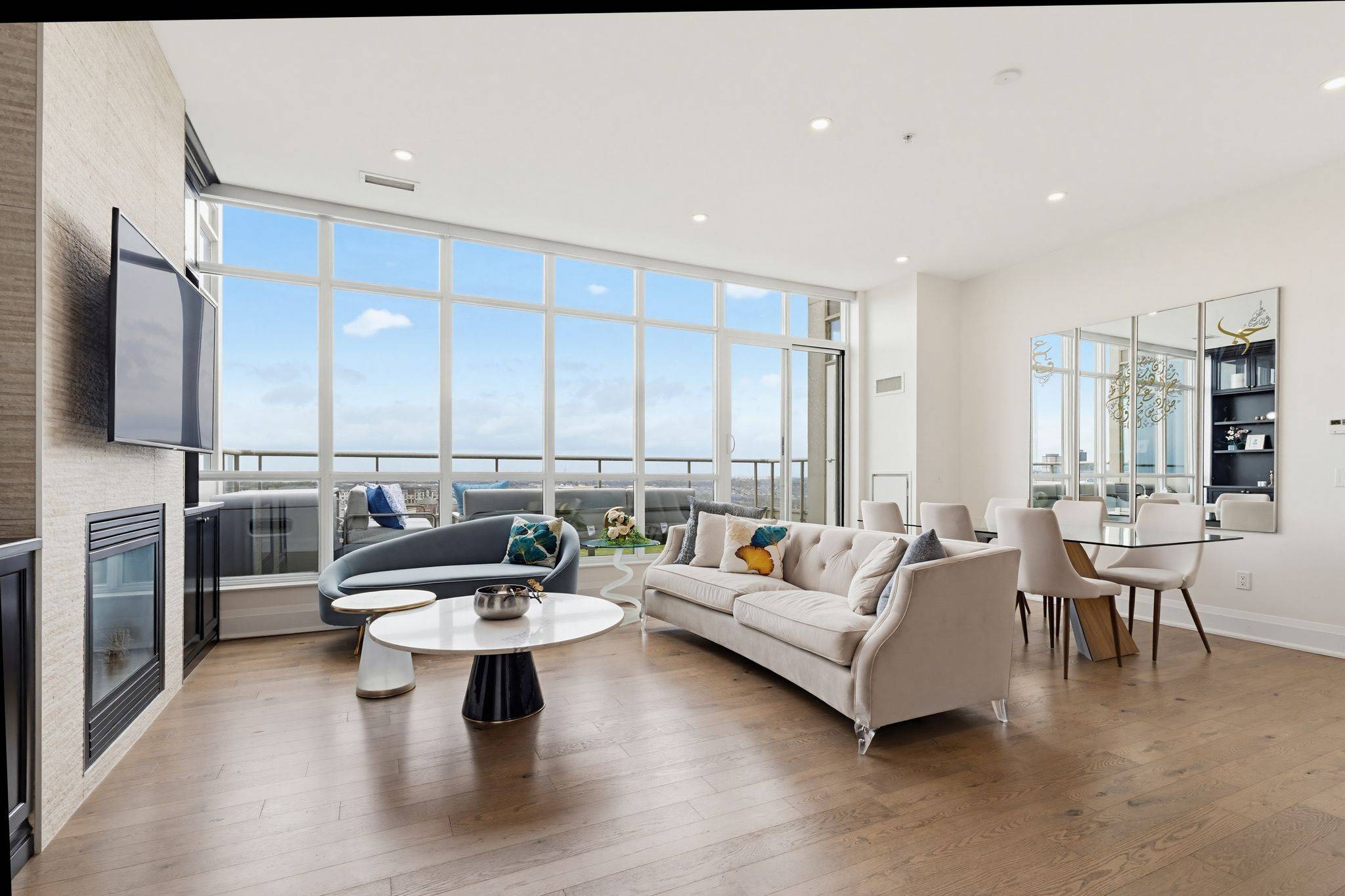 2480 Prince Michael DR #PH08, Oakville, ON L6H 0H1