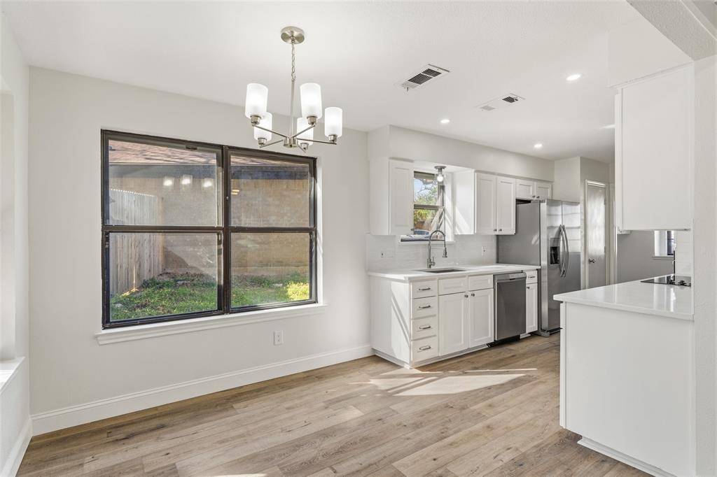 3801 Pleasant Wood Court, Arlington, TX 76016