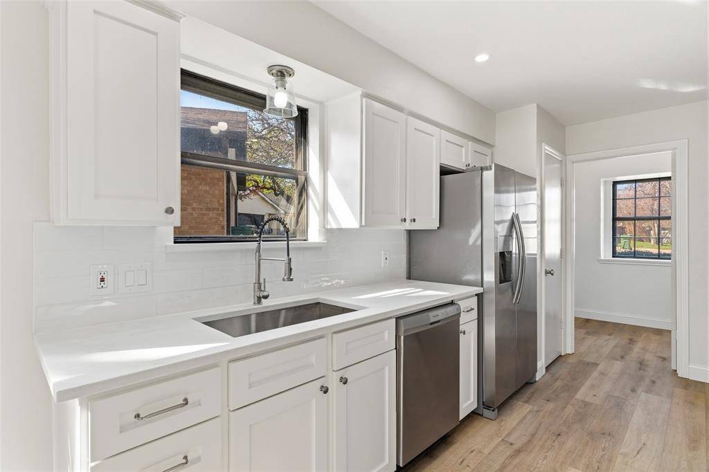 3801 Pleasant Wood Court, Arlington, TX 76016