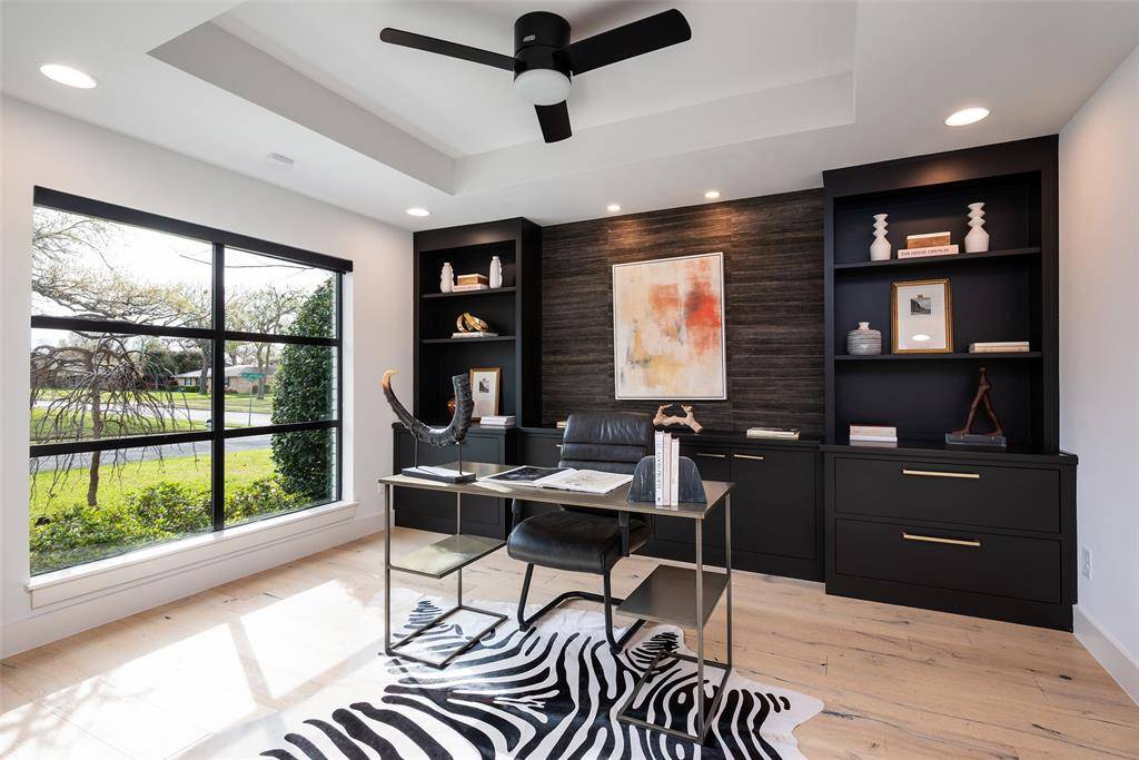 10652 Les Jardins Drive, Dallas, TX 75229