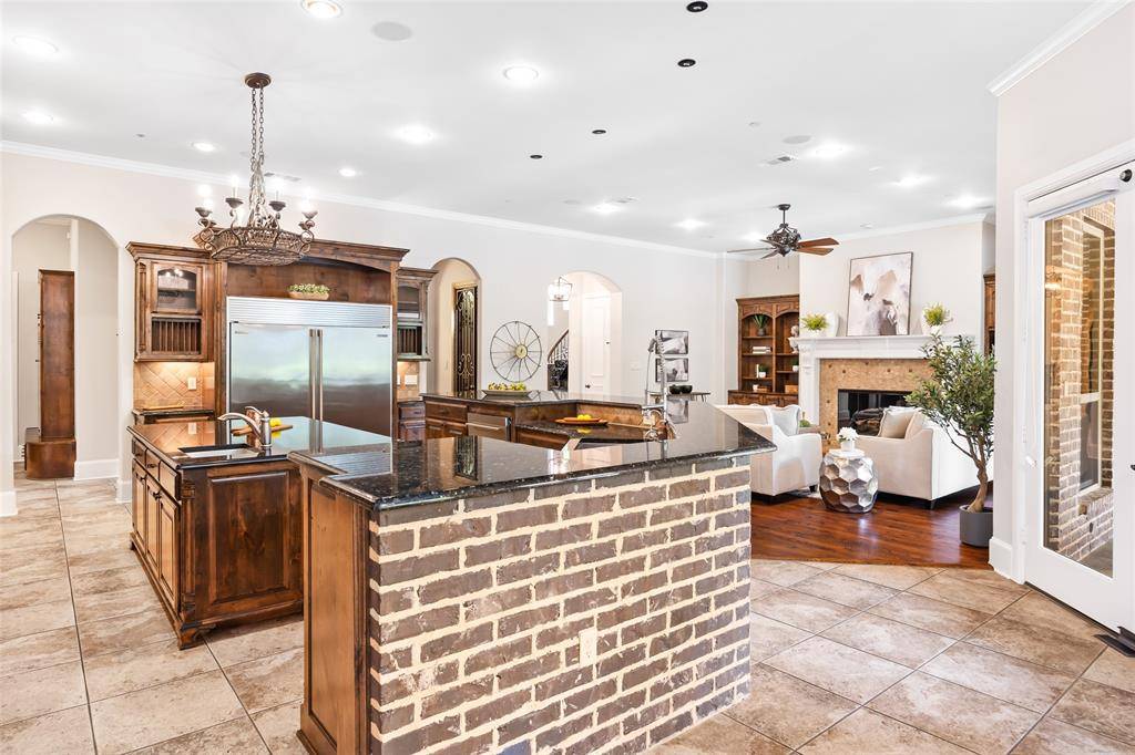 14907 Lake Forest Drive, Addison, TX 75254