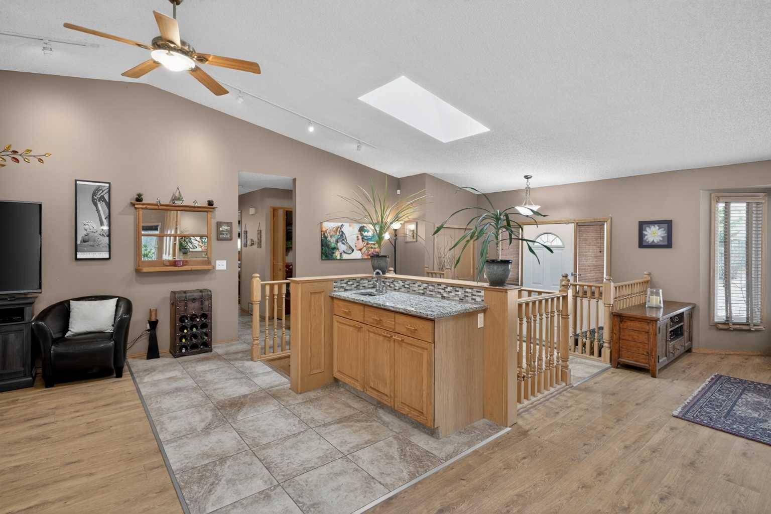 80 Deerbrook RD SE, Calgary, AB T2J6L6