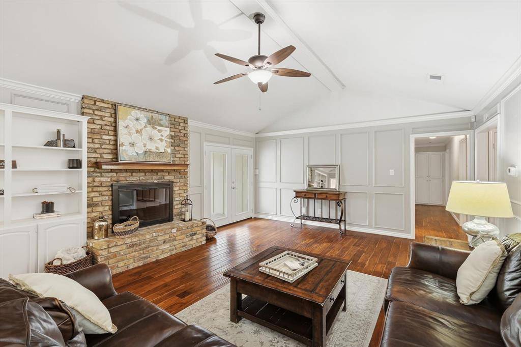 1000 Bert Drive, Arlington, TX 76012