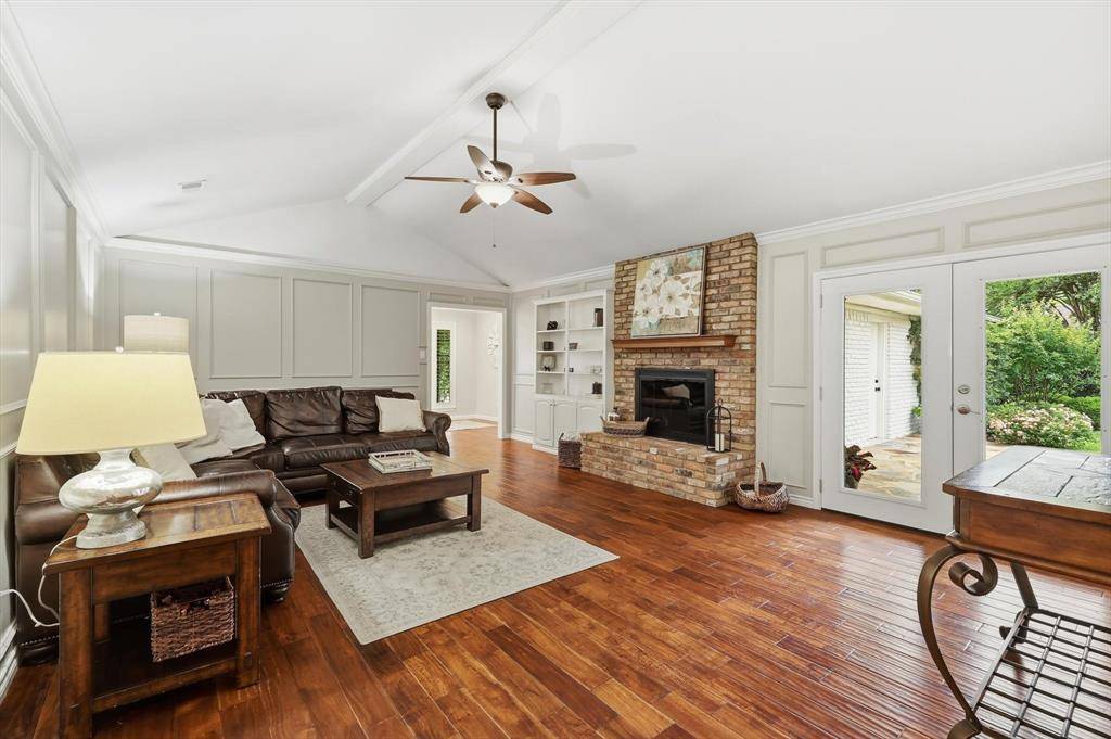 1000 Bert Drive, Arlington, TX 76012