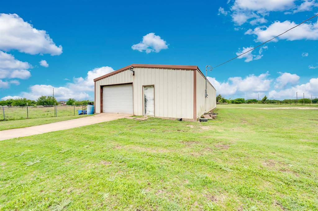1511 N Mockingbird Lane, Midlothian, TX 76065