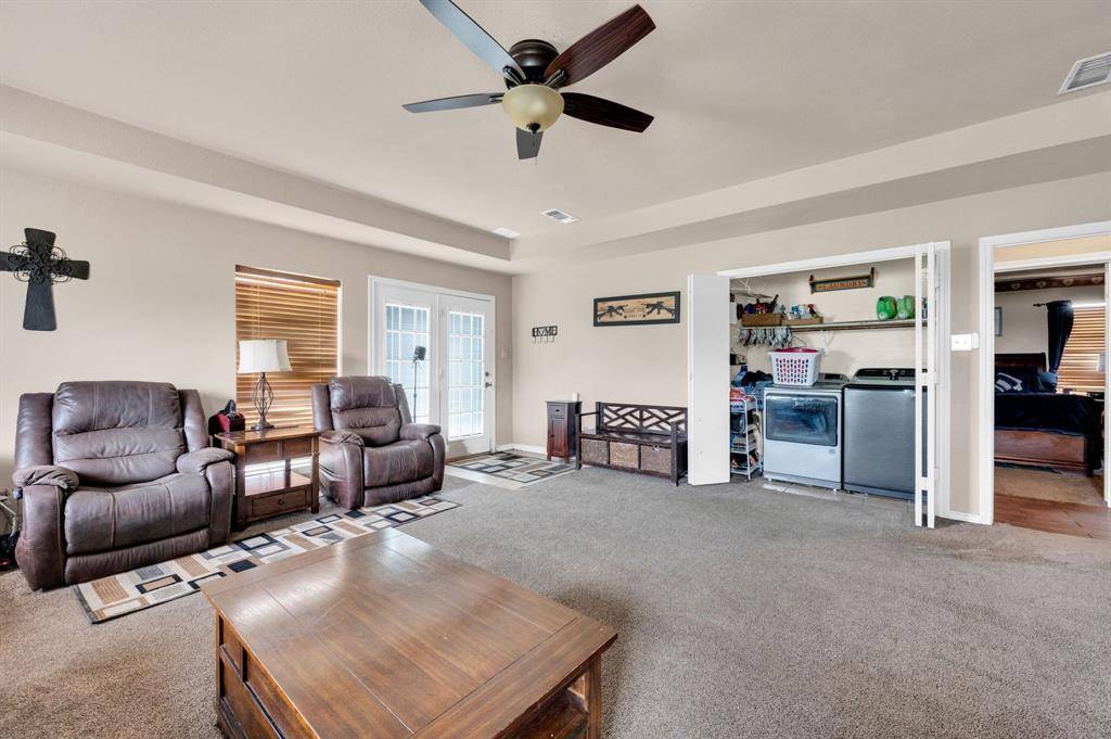 1511 N Mockingbird Lane, Midlothian, TX 76065