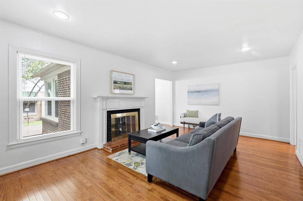 3525 Stadium Drive, Fort Worth, TX 76109