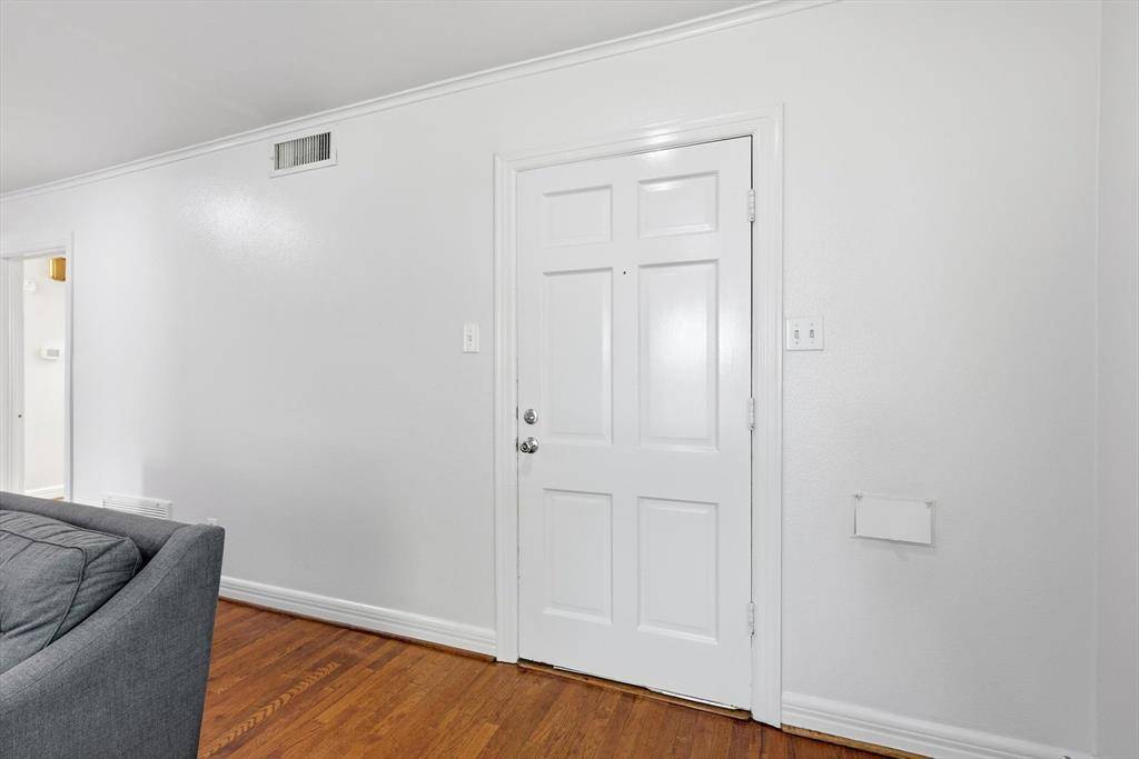 3525 Stadium Drive, Fort Worth, TX 76109