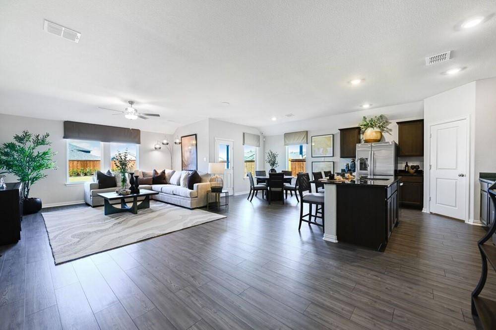 2333 Buffalo Bayou Way, Crandall, TX 75114