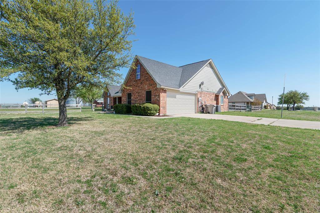 107 High View Court, Decatur, TX 76234