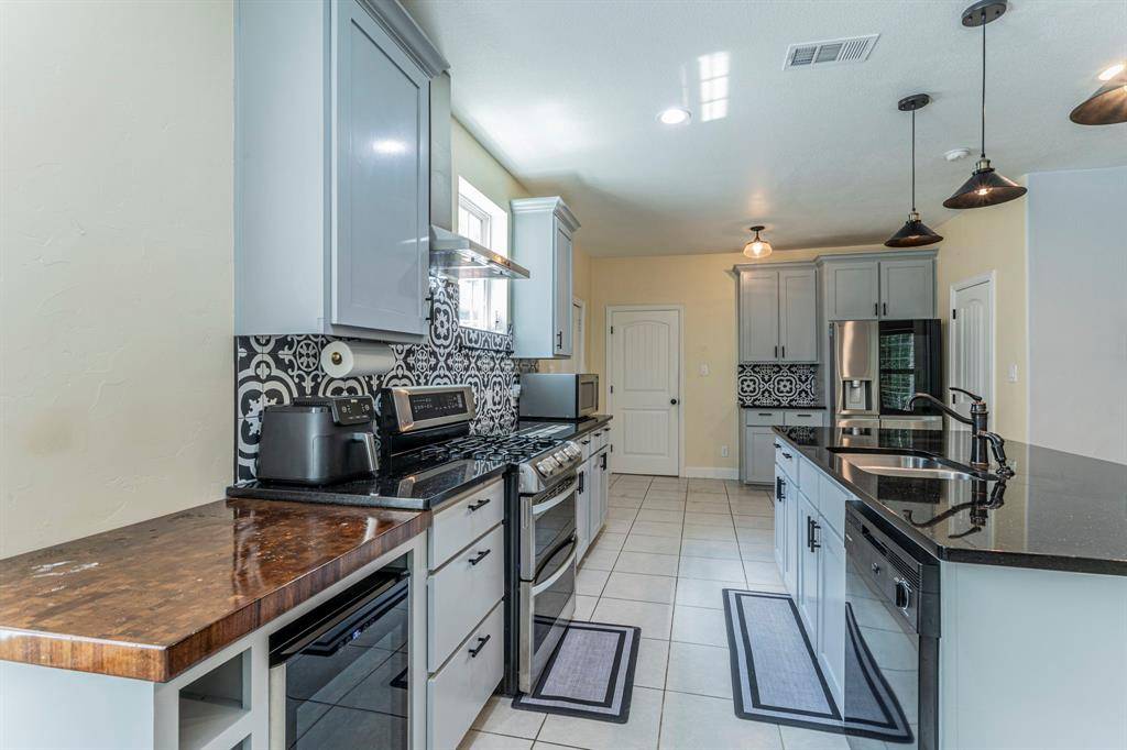 1115 Douglas Drive, Cedar Hill, TX 75104