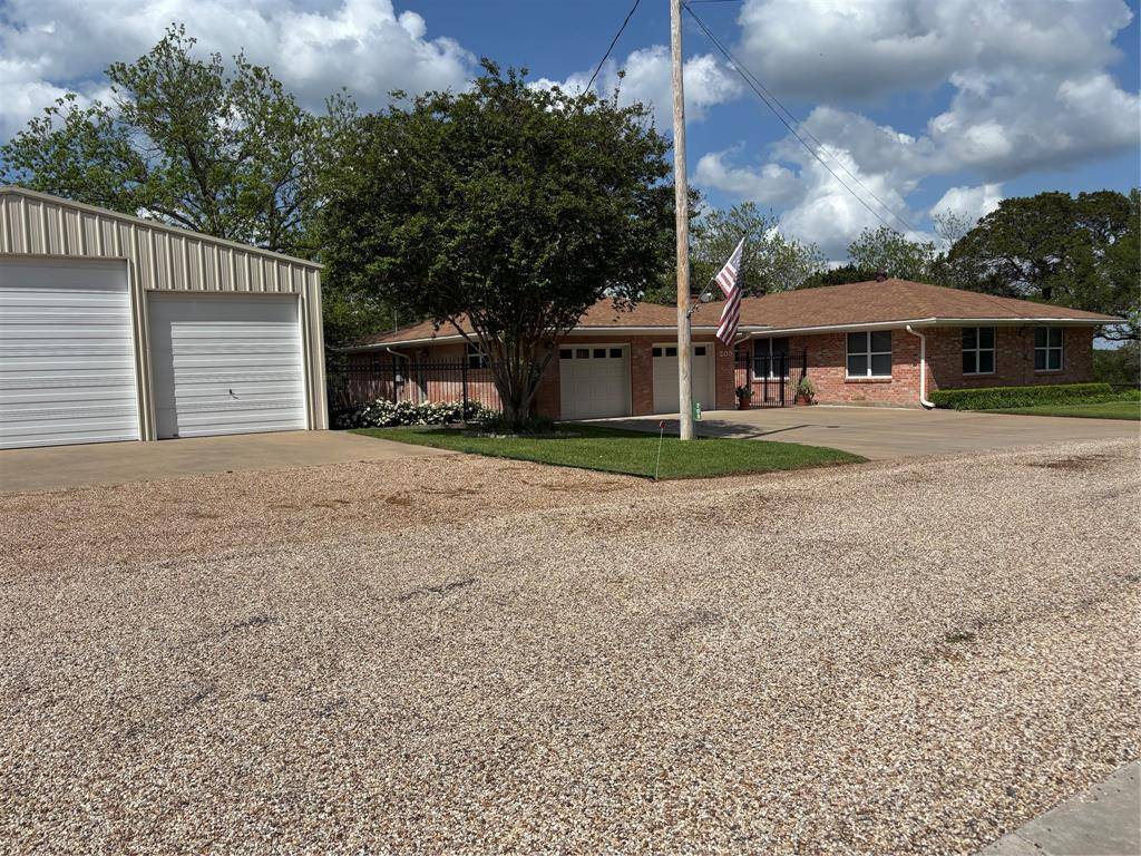 209 County Road 1764, Clifton, TX 76634