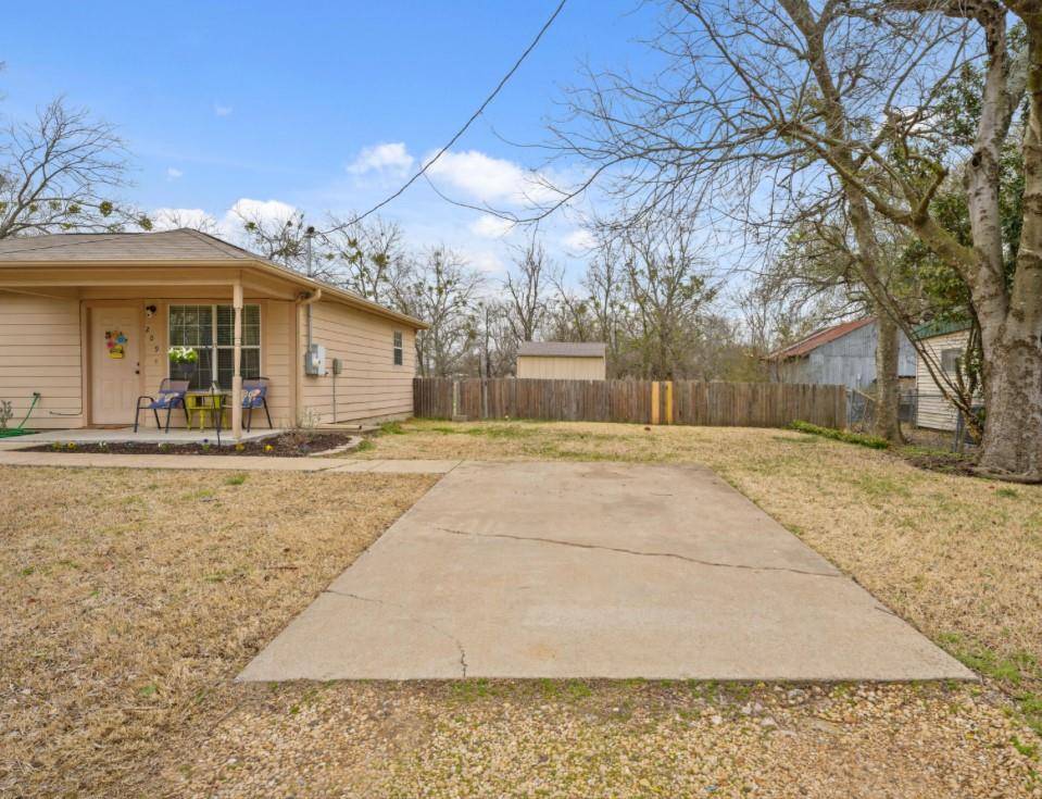 209 Mill Street, Lone Oak, TX 75453
