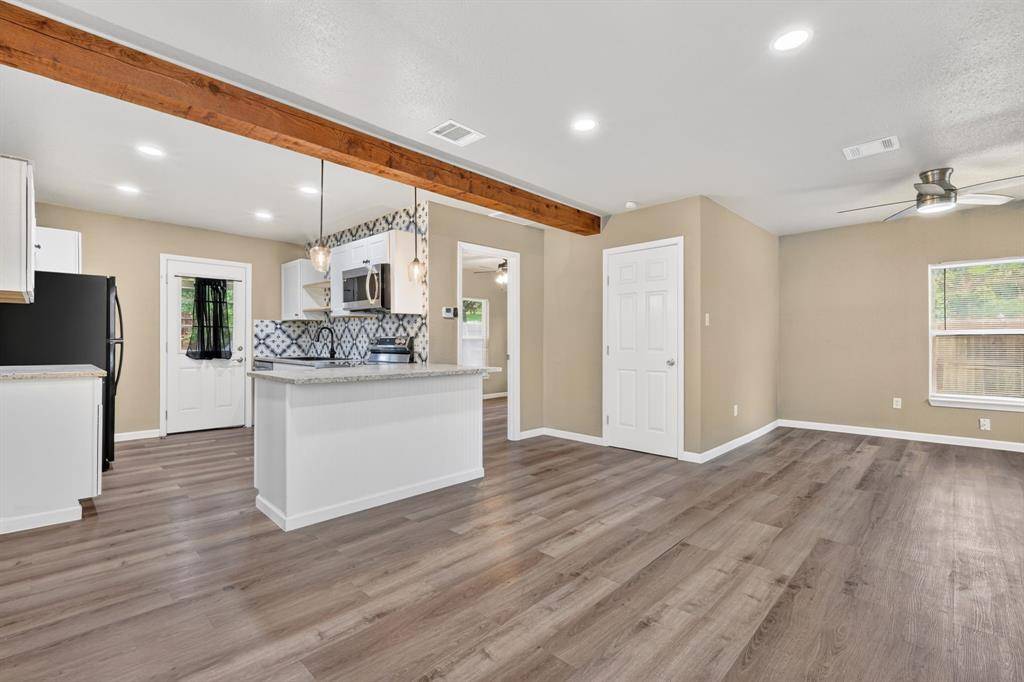 712 SE 18th Street, Mineral Wells, TX 76067