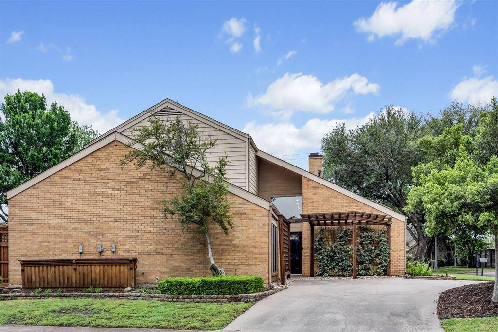7168 Manor Oaks Drive, Dallas, TX 75248