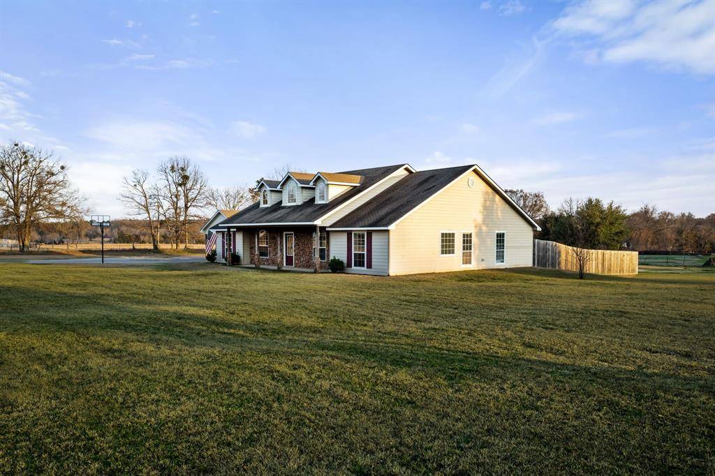 2801 County Road 1600, Alba, TX 75410