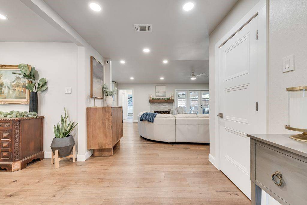 3645 Duchess Trail, Dallas, TX 75229