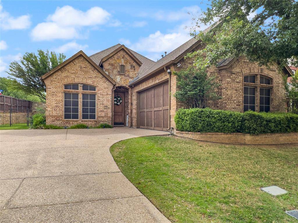 5801 Mira Lago Lane, Arlington, TX 76017