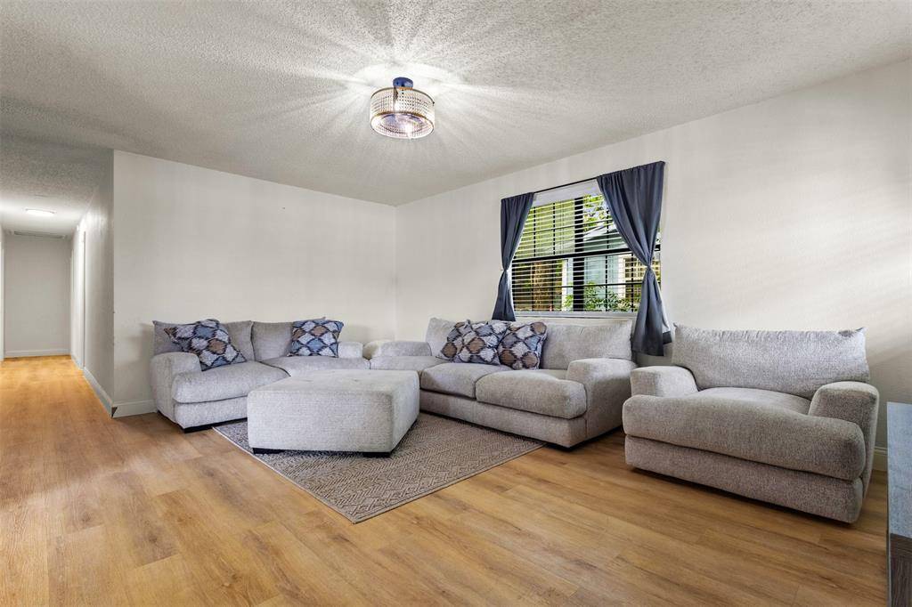 5418 Singleton Boulevard, Dallas, TX 75212