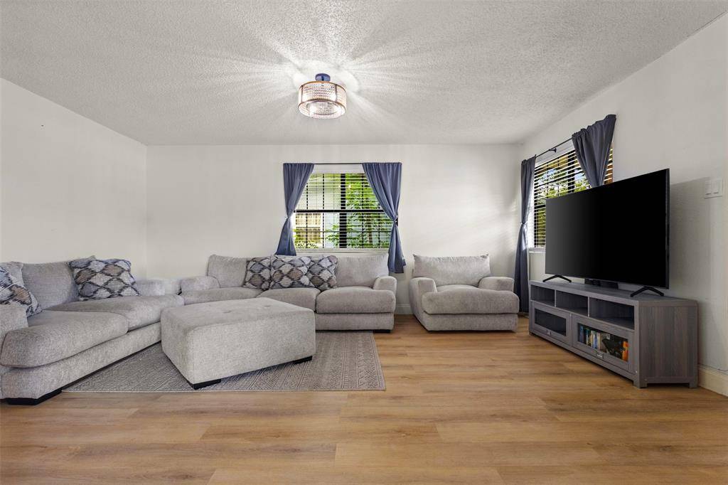 5418 Singleton Boulevard, Dallas, TX 75212