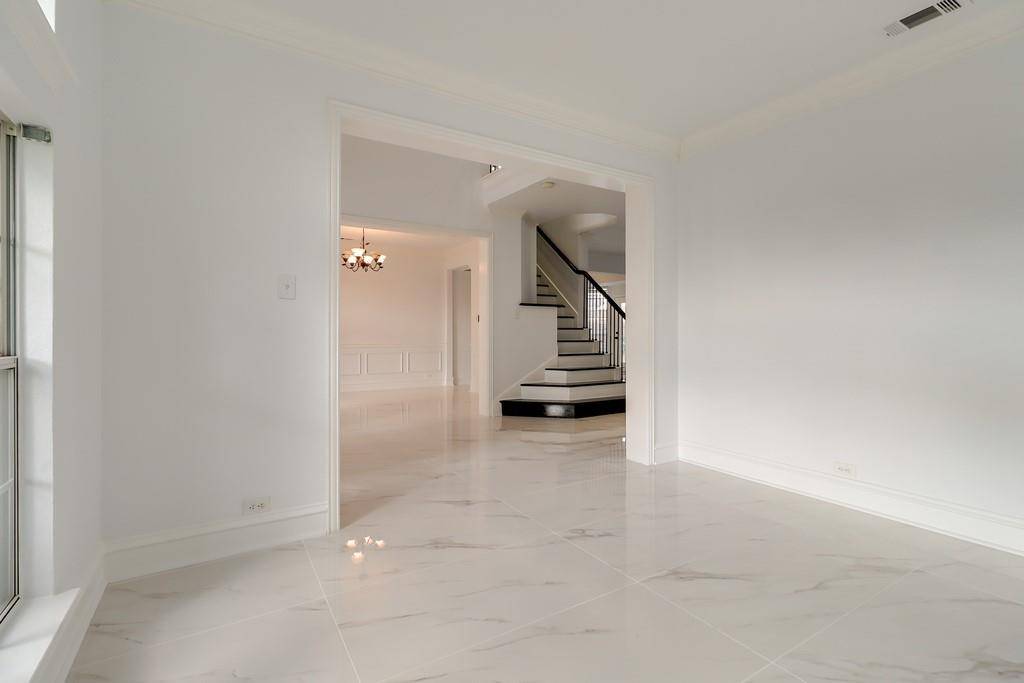 3520 Cimarron Drive, Carrollton, TX 75007