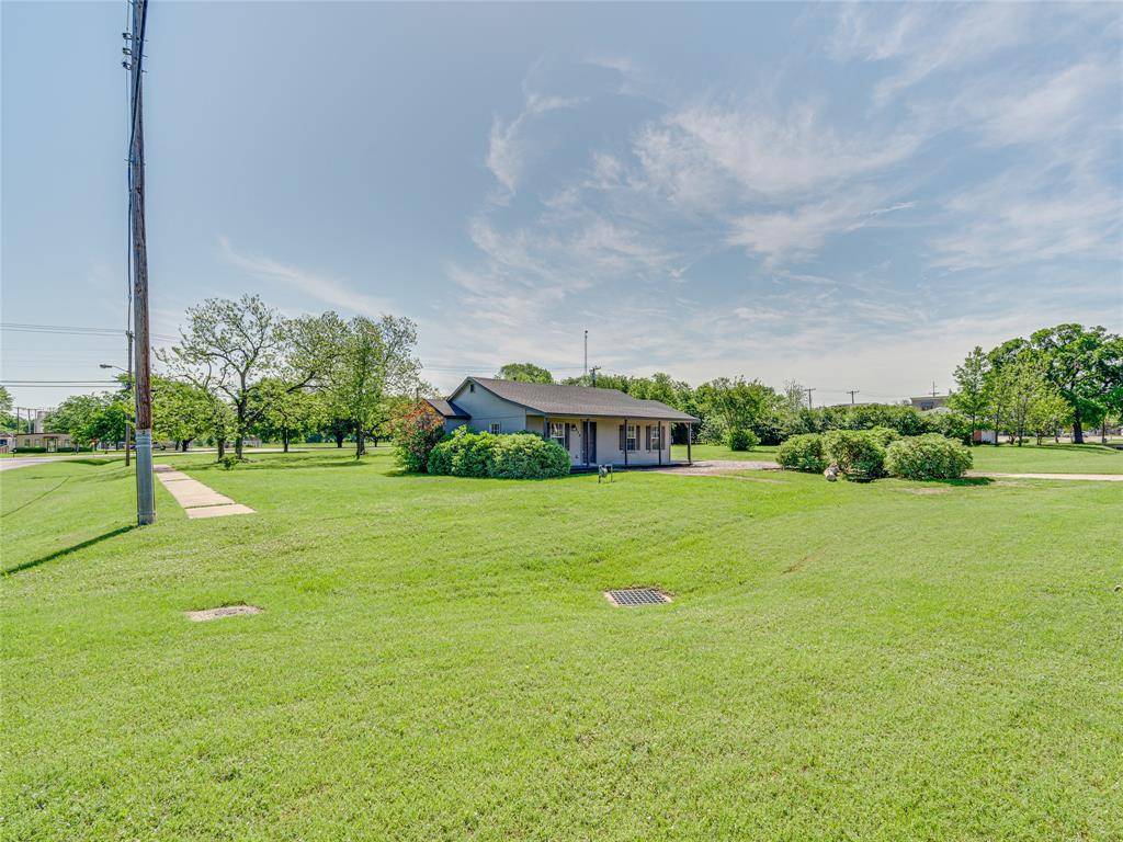 416 N 8th Street, Midlothian, TX 76065