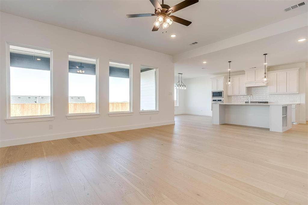 826 Feathergrass Court W, Haslet, TX 76052