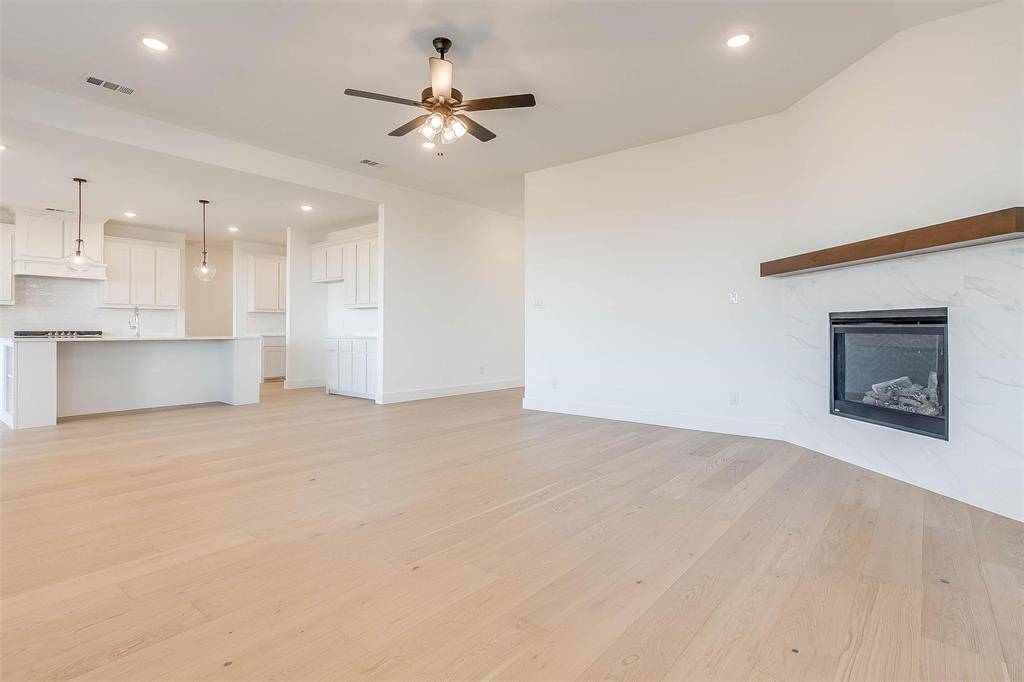 826 Feathergrass Court W, Haslet, TX 76052