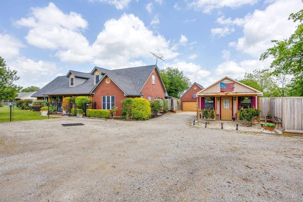 3914 Redbird Lane, Joshua, TX 76058