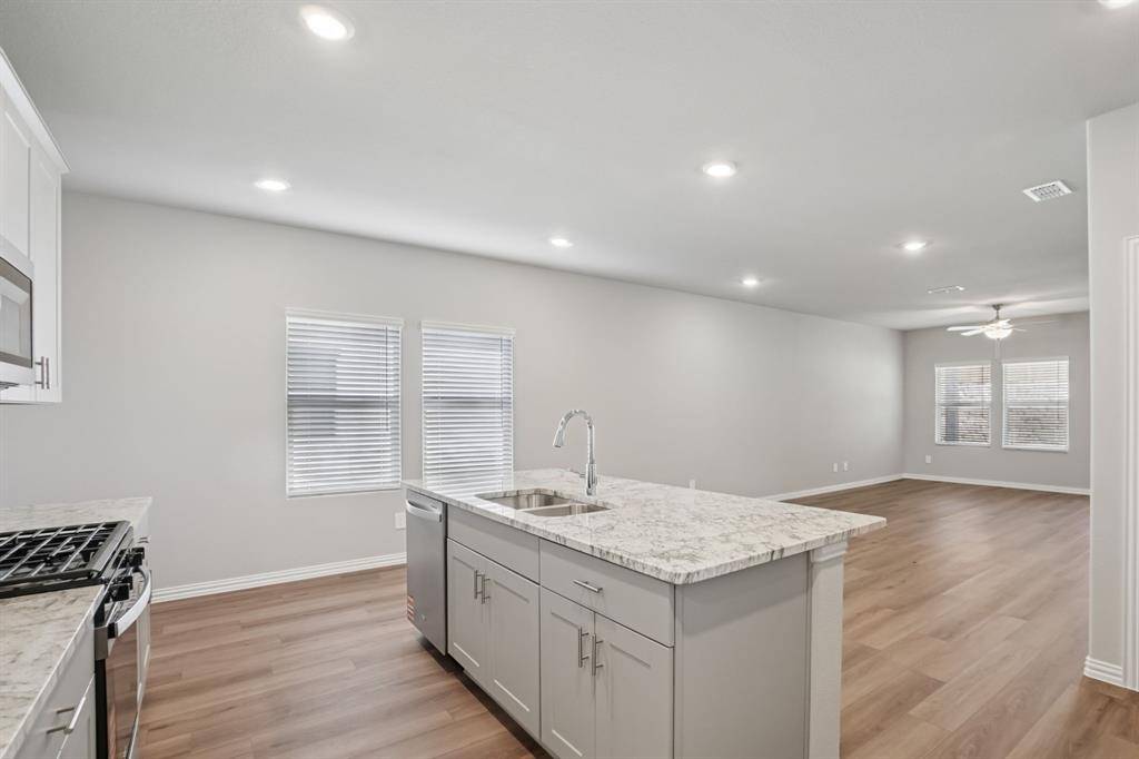 423 Dorothy Drive, Princeton, TX 75071