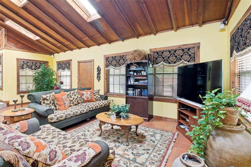 1123 Waterford Drive, Dallas, TX 75218