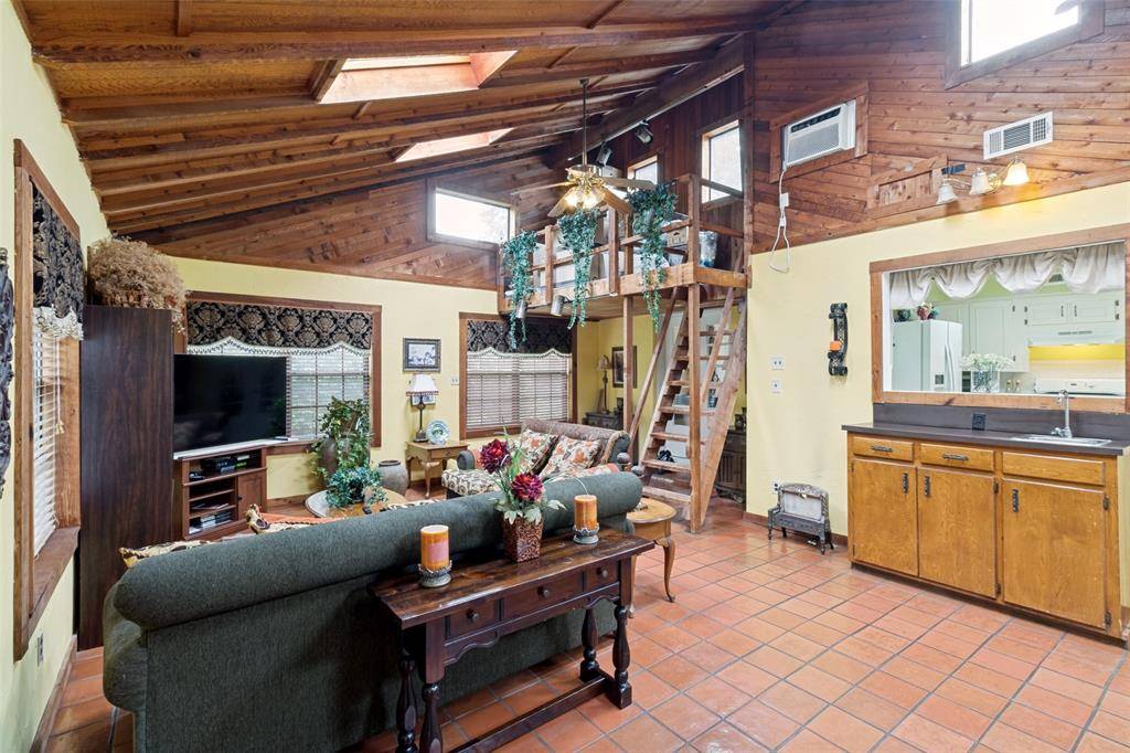 1123 Waterford Drive, Dallas, TX 75218